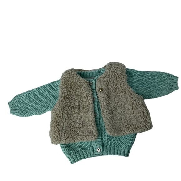Carter’s Girls 9M 2 Piece Sweater H&M Sherpa Fleece Vest Set Baby Winter Outfit - Picture 1 of 16